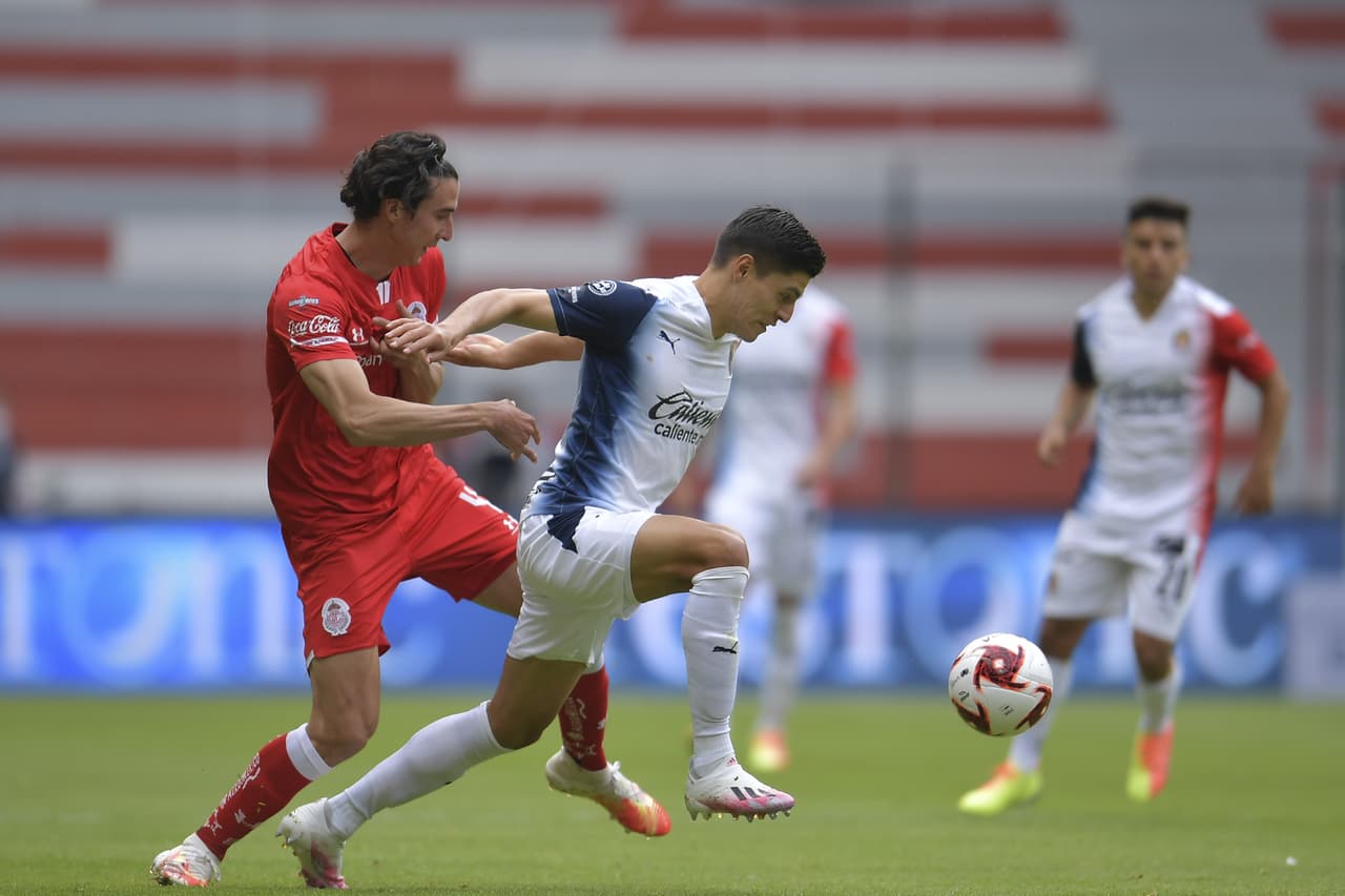 Con gol de Diego Hernández al minuto 60, el toluca consigue los tres puntos que los pone como líderes del torneo a la espera del resultado de Cruz Azul.