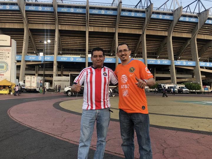 Así vivieron los aficionados los momentos previos al Súper Clásico por la Copa MX entre Águilas del América y Chivas del Guadalajara en el Estadio Azteca.