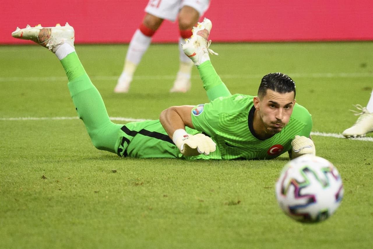 Suiza golea a Turquía 3-2 y, con este resultado, es tercero en el Grupo A en la Euro 2020. Con doblete de Xherdan Shaquiri y gol de Haris Seferovic, los suizos consiguen la victoria y esperan combinaciones para su clasificación a la siguiente ronda.