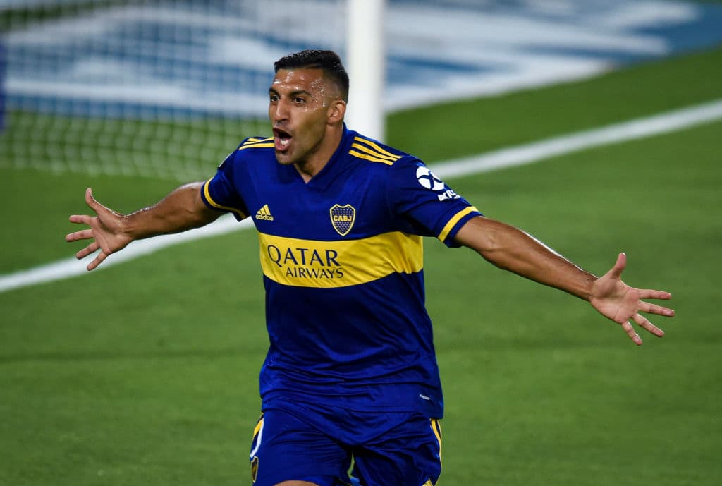 Con goles de Ramón Ábila y Sebastián Villa para Boca y gole de Federico Girotti y Rafael Santos Borré para River, el clásico argentino termina 2-2 en la Copa Diego Armando Maradona.