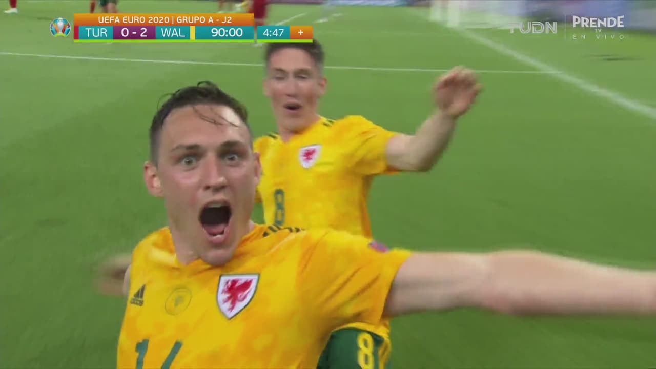 ¡Sellan el triunfo! Roberts convierte el 0-2 de Gales ante Turquía