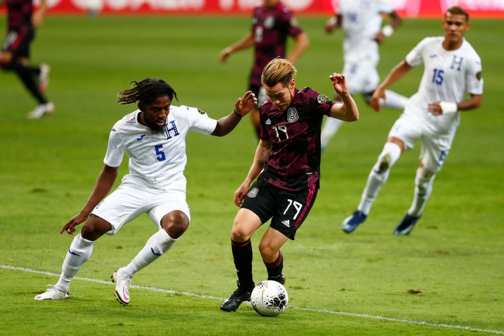 México tiene que venir de atrás para empatar el partido, mandar el juego al alargue y terminar ganado el título en la tanda de penaltis. José Juan Macías fue el encargado de empatar el partido al minuto 80.
