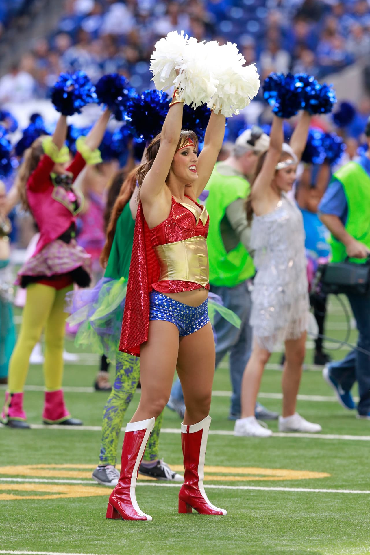 Las Titans y las Colts son las primeras porristas de la NFL en disfrazarse esta temporada para recibir el Halloween. ¡Checa los atuendos e inspírate!