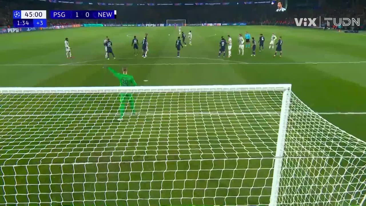 ¡Triple cabezazo mortal en el área del PSG termina en golazo del Newcastle!