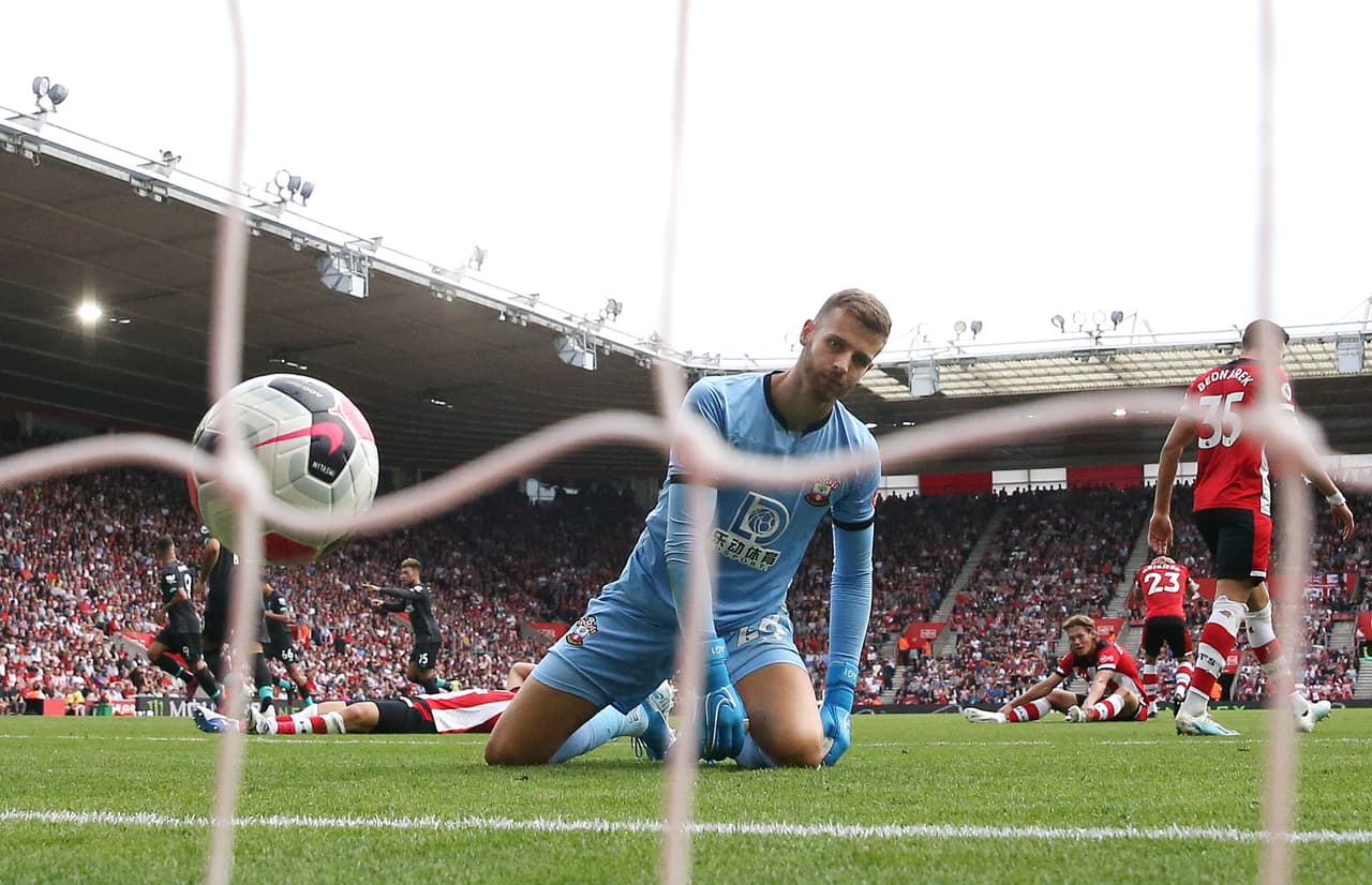 El Liverpool venció 2-1 con goles de Firmino y Mané al Southampton.