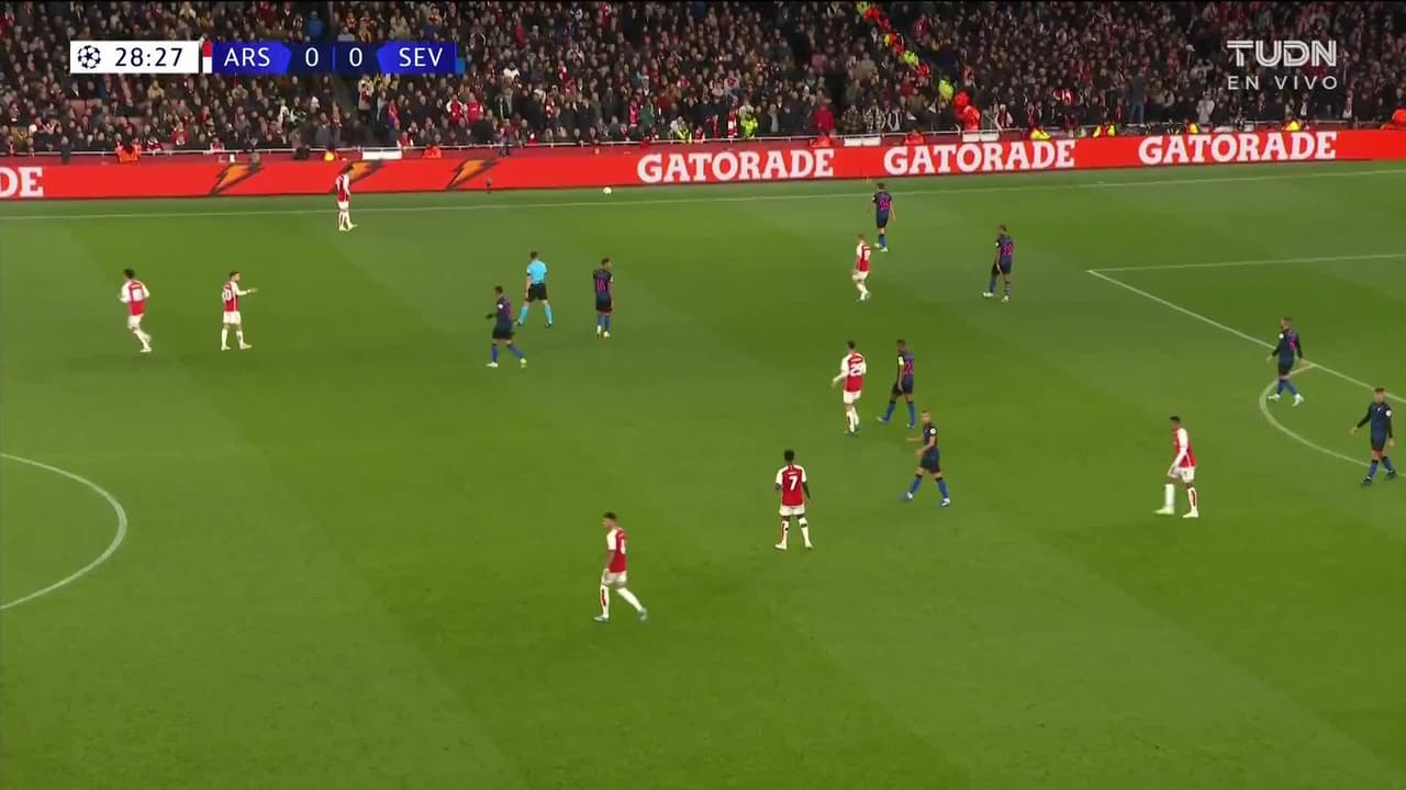 ¡GOL!  anota para Arsenal. Leandro Trossard