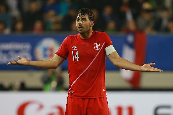 Claudio Pizarro: Uno de los máximos goleadores de la Bundesliga no pudo llevar a los peruanos a un Mundial, que no se clasifican a una Copa del Mundo desde 1982.