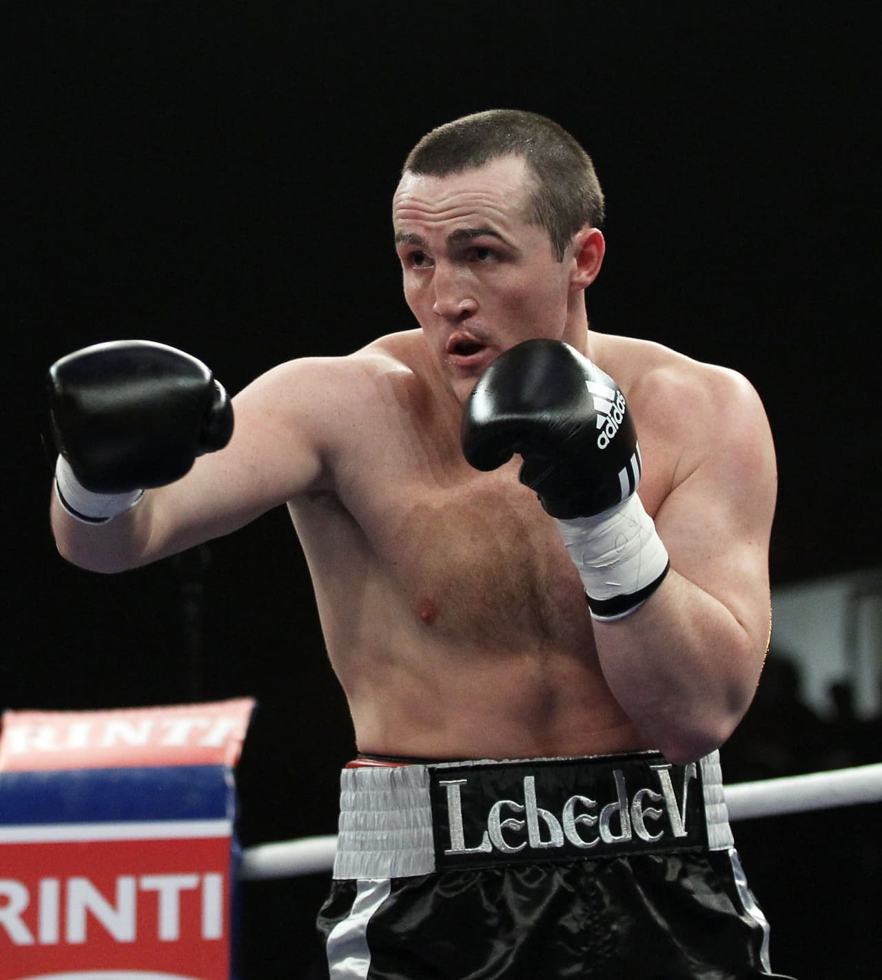 5) 
<b>Denis Lebedev (30-2)</b>. El 'Cisne blanco' derrotó por decisión unánime en 12 asaltos al australiano Mark Flanagan en julio. Su siguiente pleito será ante el turco Hizni Altunkaya el 7 de septiembre.