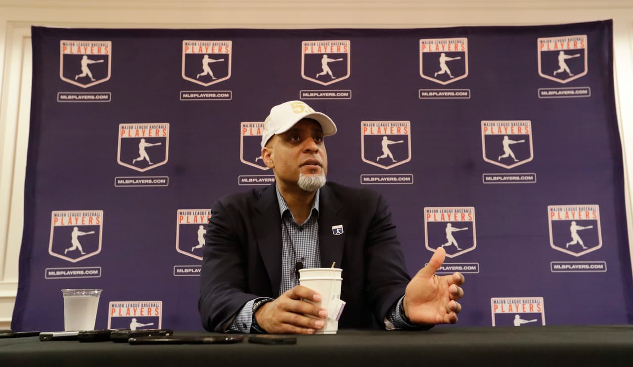 Los peloteros retrasarán votación tras última propuesta de MLB