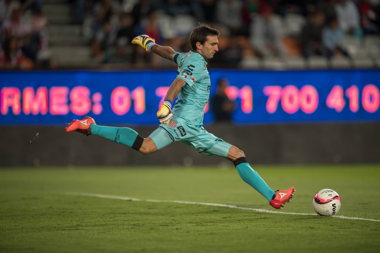 14 Marcelo Barovero - Necaxa: Aportó 7 puntos en la Jornada 12