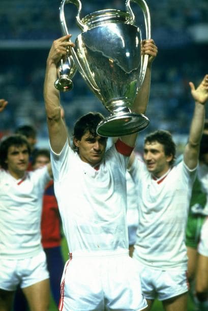 Para 1986 el gran favorito para llevarse la FInal era el Barcelona, que nunca había ganado este título, pero el Seaua Bucarest rumano dio la sorpresa al imponerse por 2-0 en penaltis.