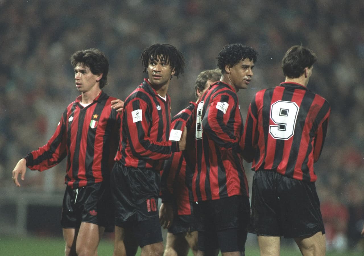 3) AC MILAN | En 1992 el AC Milan tenía uno de los equipos más contundentes del mundo, con jugadores como Ruud Gullit, Paolo Maldini, Franco Baresi, Frank Rijkaard, Roberto Donadoni, Marco van Basten y Alesandro Costacurta, entre otros.