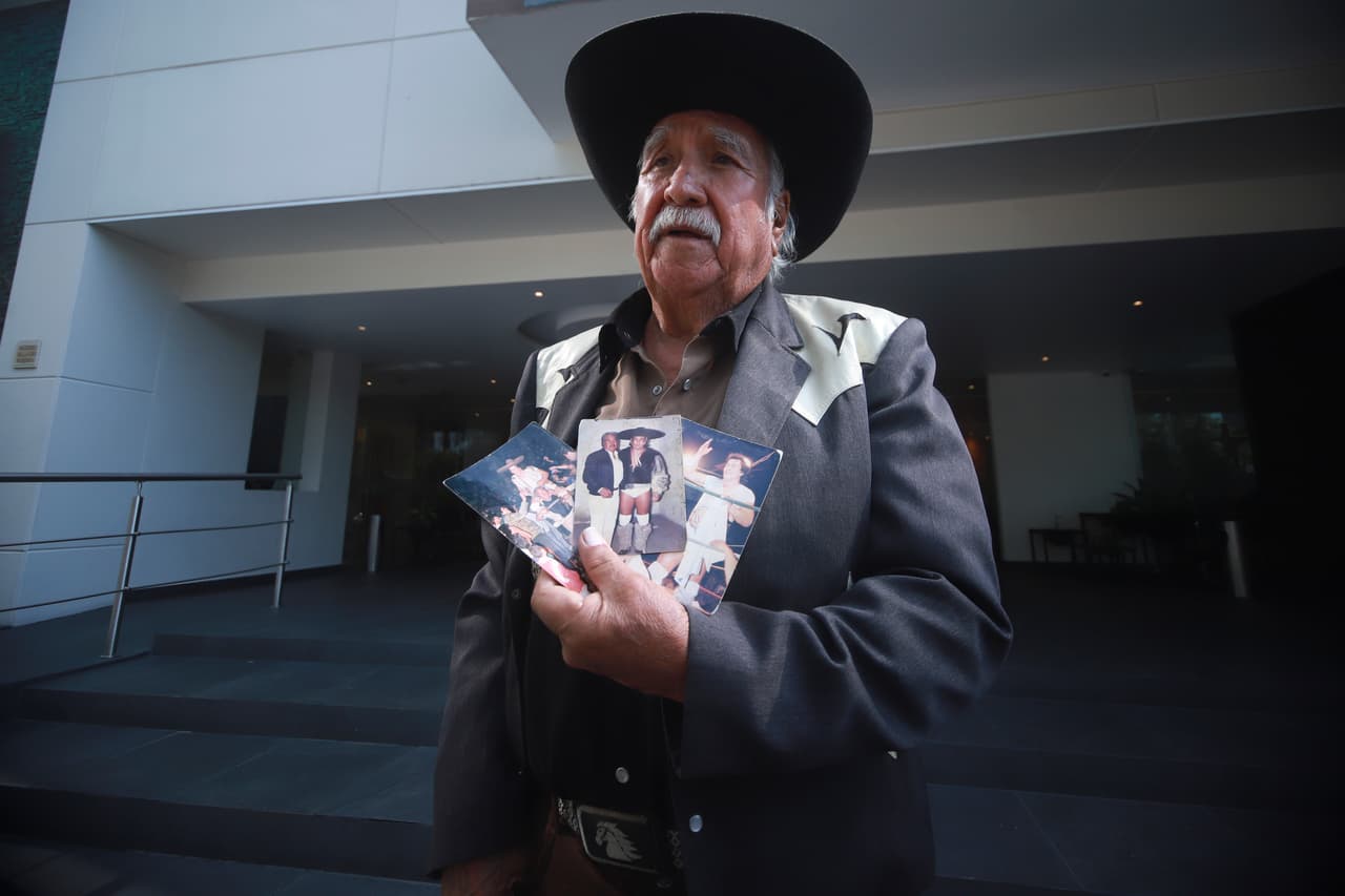 Los seres queridos del ex luchador Pedro "Perro" Aguayo, quien falleció a los 73 años de edad, estuvieron en el funeral de la leyenda de la lucha libre mexicana, celebrado en Gayosso.