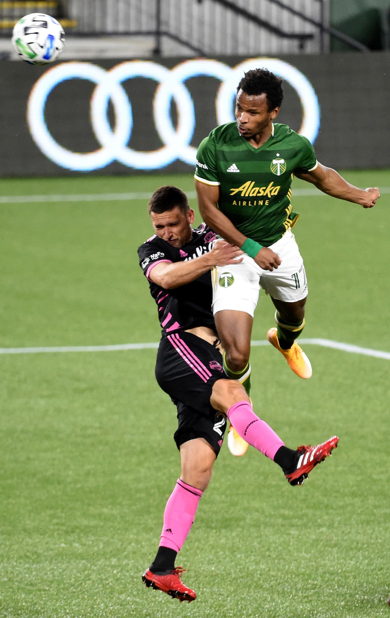 Raúl Ruidiaz y Jordan Morris se encargan de marcar para darle tres importantes puntos al Seattle Sounders .