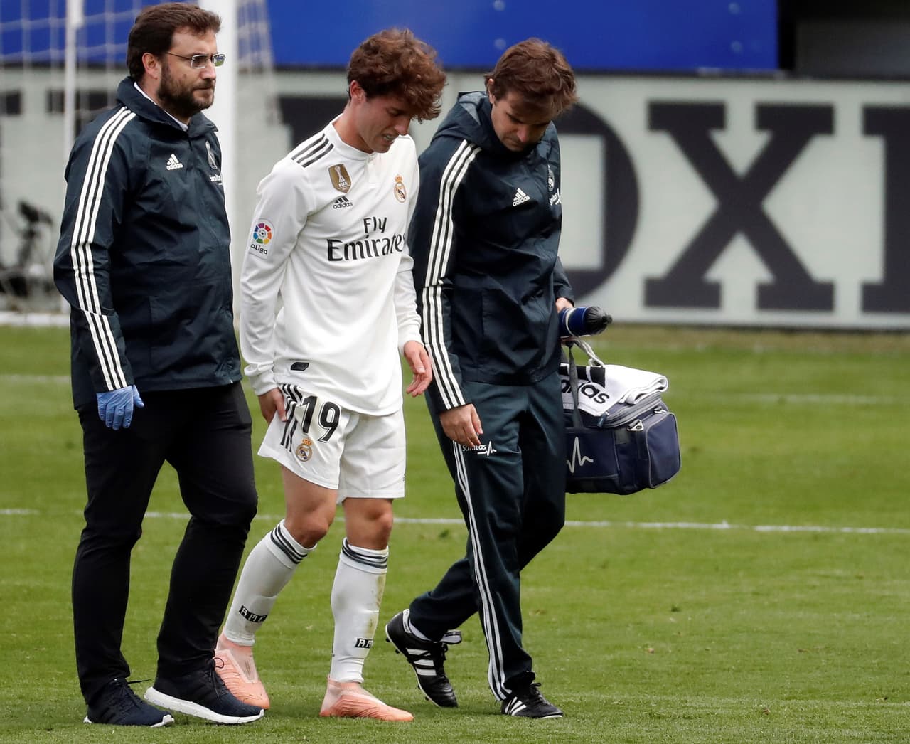 En la jugada, Odriozola –como queriando safar de su responsabilidad en la pérdida de la pelota con Cucurella– quedó resentido acusando una lesión muscular y se fue sustituido. Pésimo partido del ex Real Sociedad.