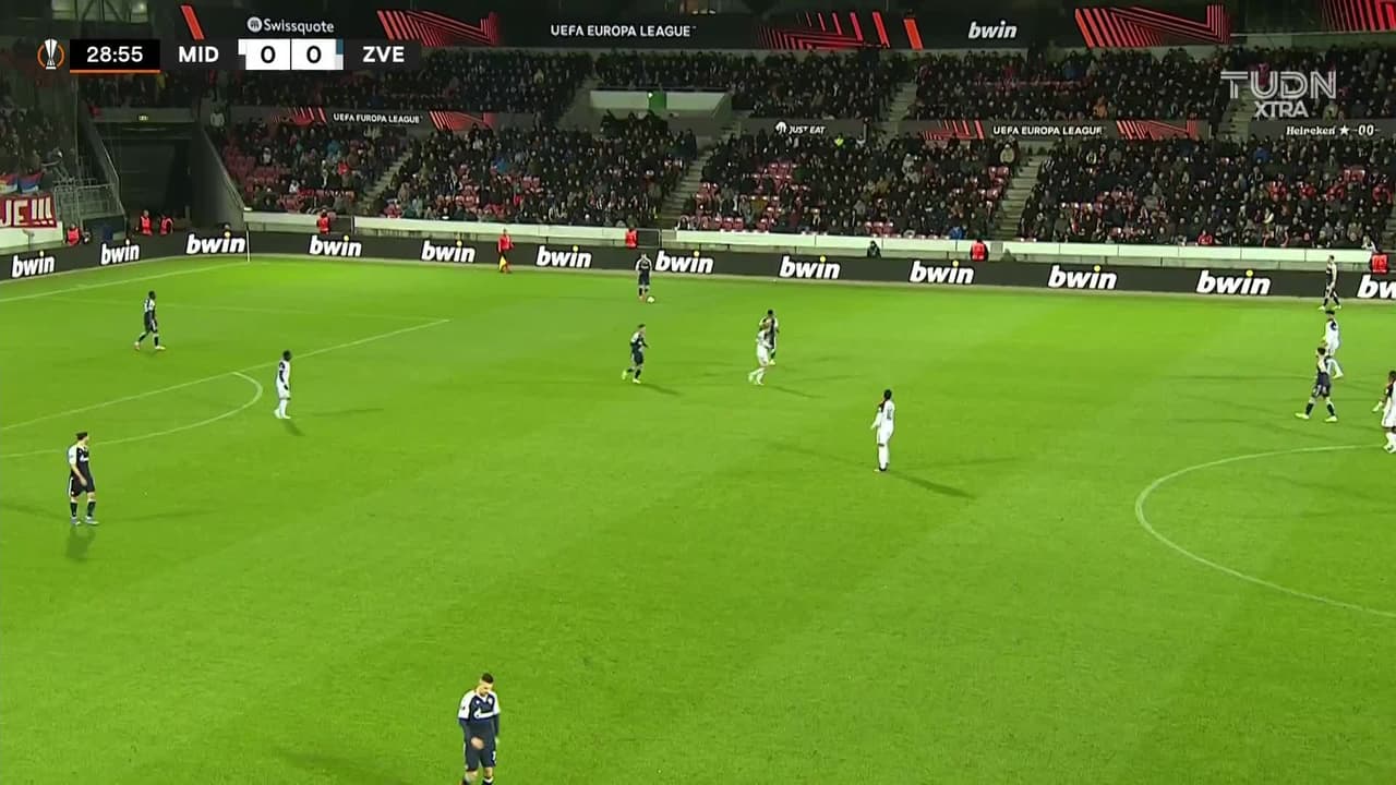 ¡TIRO ATAJADO! disparo por Gustav Isaksen.