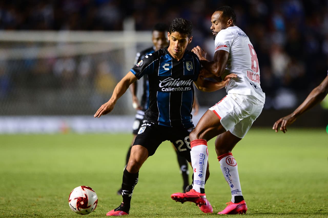 Con goles de Leonardo Fernández y Jorge Aguilar, Gallos y Diablos no se hacen daño y reparten puntos en Querétaro.