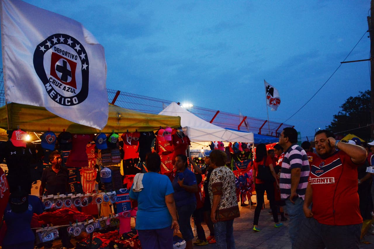 El colorido de la afición en la Jornada 15