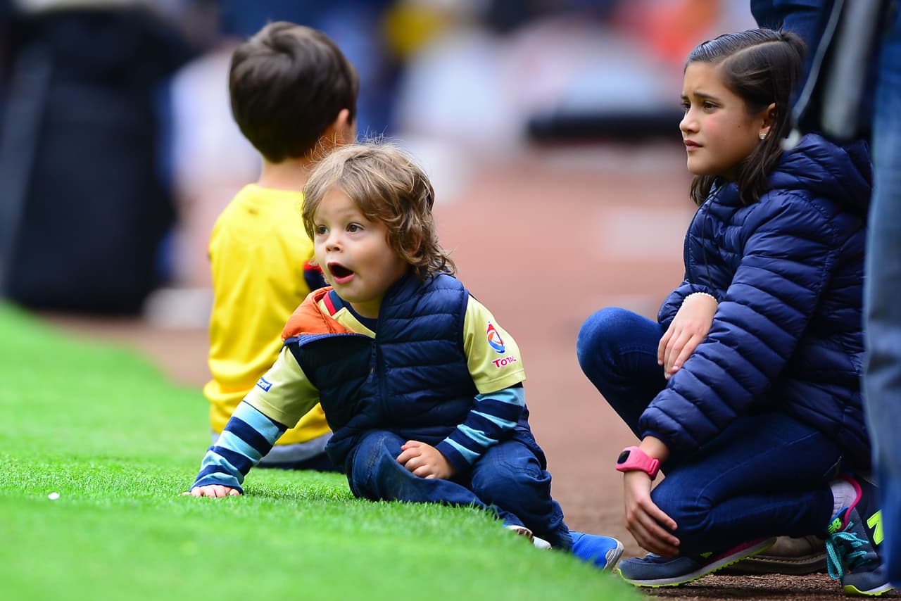 El colorido de la afición en la Jornada 15