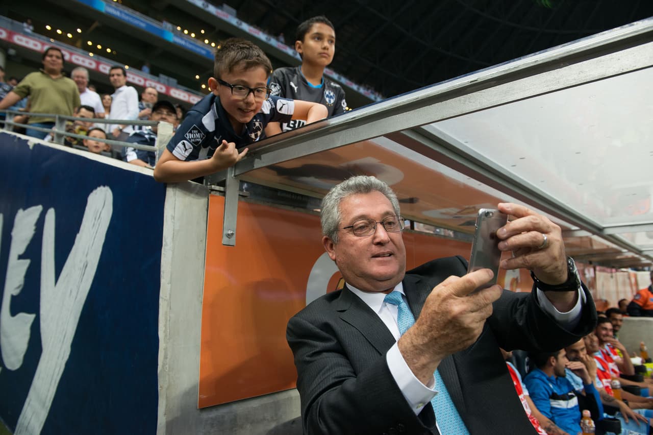 El colorido de la afición en la Jornada 15