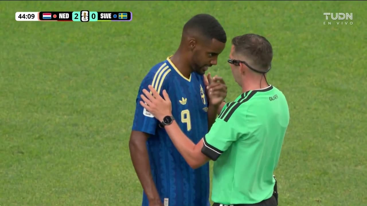 ¡Gol anulado a Suecia! Lagerbielke estaba en fuera de lugar