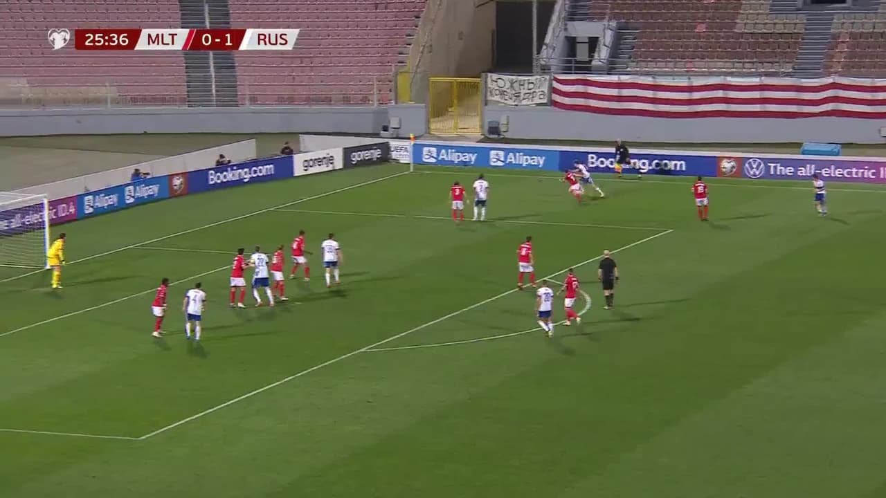 ¡TIRO ATAJADO! disparo por Daler Kuzyaev.