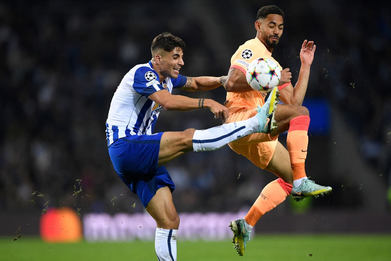 Atlético de Madrid cayó en su visita ante Porto por 2-1 y el Bayer Leverkusen empató de local ante Brujas con un 0-0 para clasificarse los de la Bundesliga a Europa League y eliminar a los españoles.