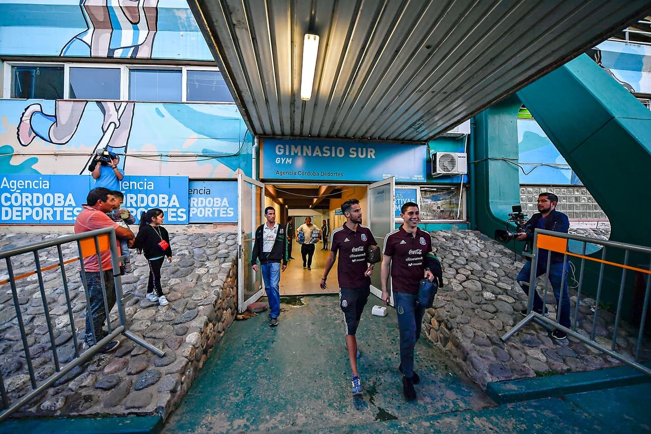 A su salida del gimnasio los jugadores al menos salieron satisfechos de haber aprovechado la tarde que pintaba para ser algo improductiva, debido a la falta de implementos para seguir los planes.