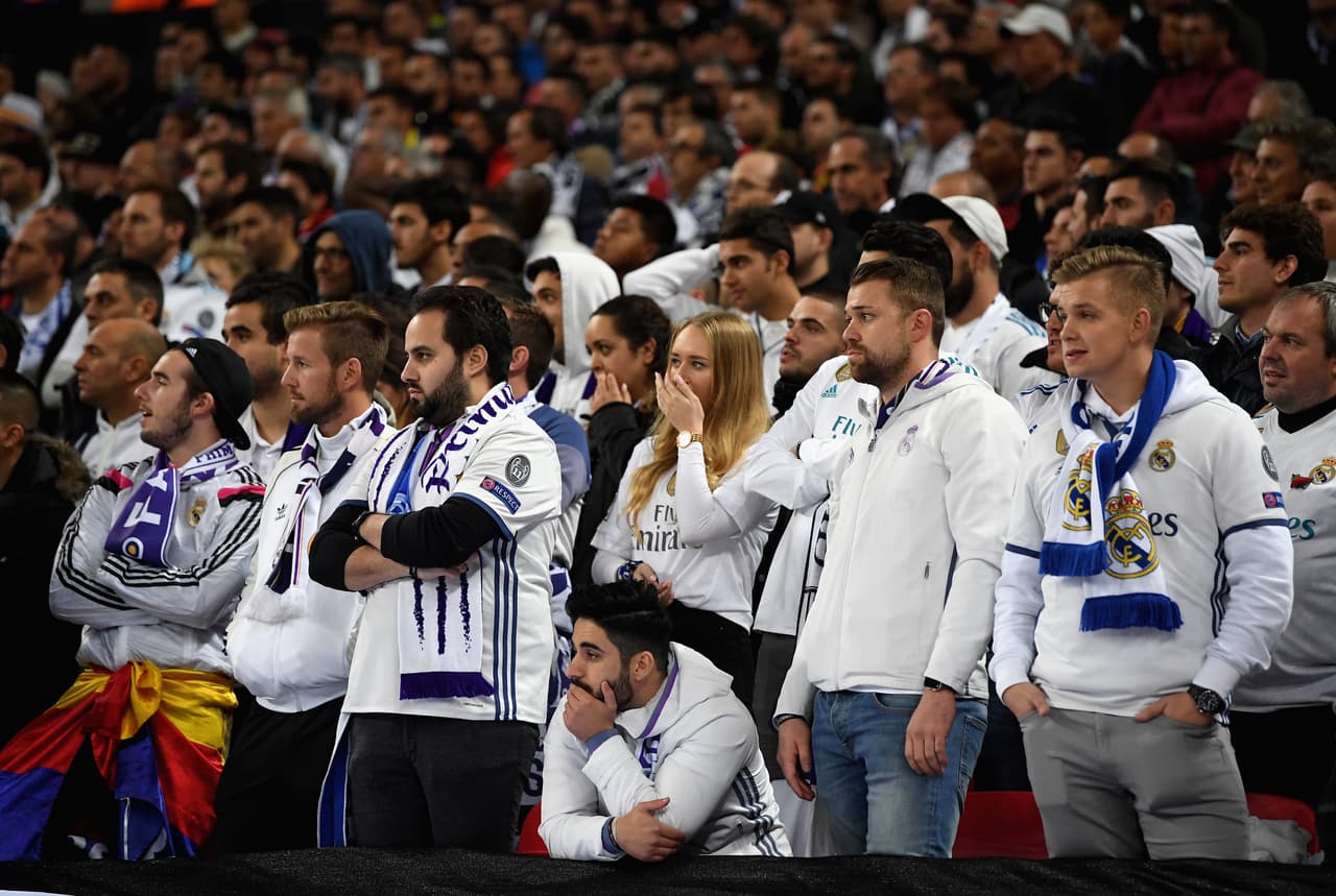 La afición merengue no lo podía creer, en 65 minutos perdían por 3-0 y el equipo no tenía pinta de poder reaccionar.