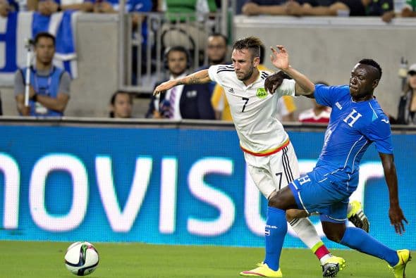 7 Wilmer Crisanto ingresó de cambio en la segunda parte y mantuvo la defensa de Honduras sin vulnerar. También ingresaron Jorge Claros, Rubilio Castillo, Boniek García, Rommel Quioto y Carlos Discua.