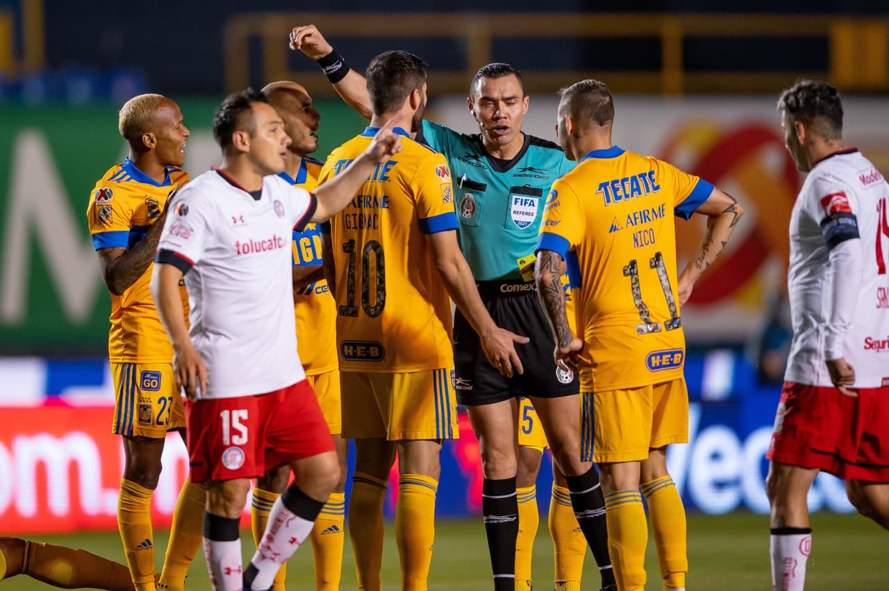 El goledor del torneo Alexis Canelo se encarga de anotar el gol que la da la victoria a Toluca 0-1 sobre Tigres. Los regios han conseguido cuatro de los últimos 12 puntos y los Diablos se suben a la segunda posición de la tabla de manera momentánea.