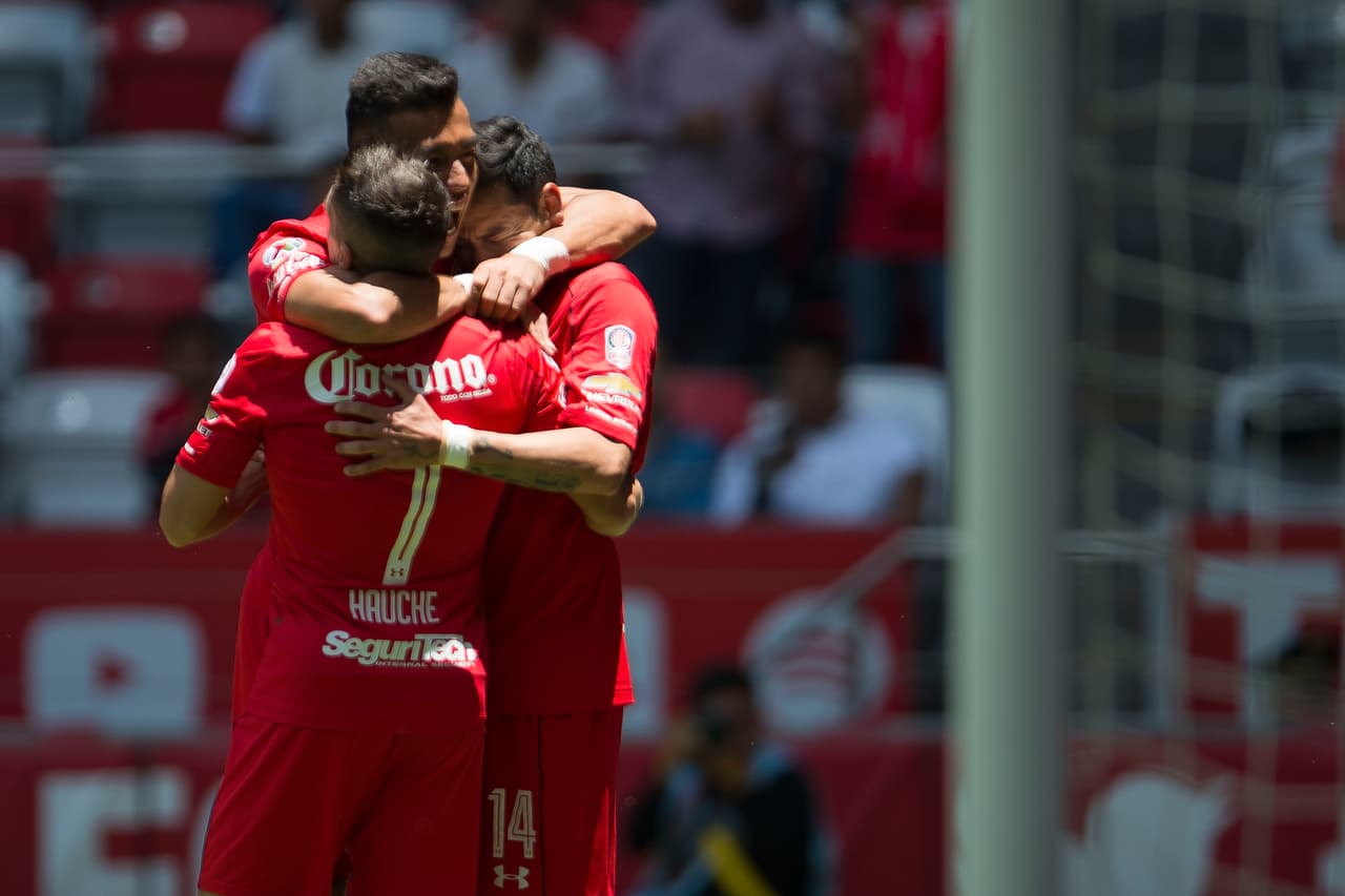 Los Diablos Rojos del Toluca lograron ganarle al Club León por 3-1 en su estadio, después de igualar con Atlético de Madrid en el festejo de su centenario.