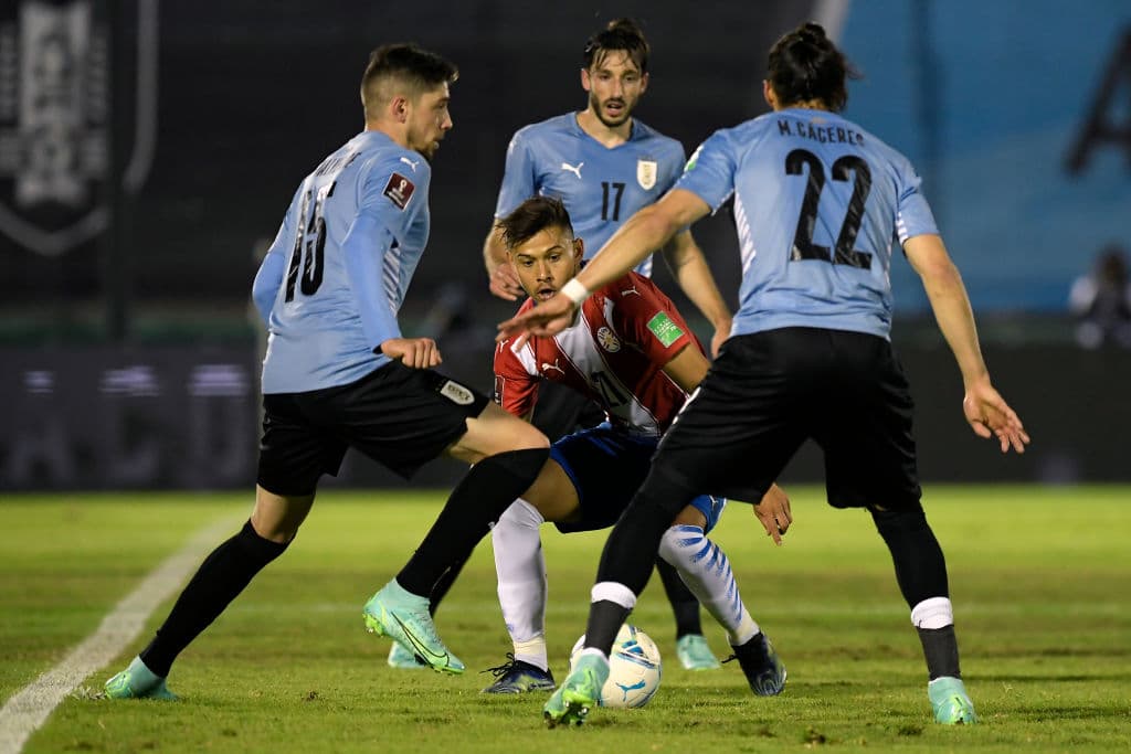 La gran ofensiva de Uruguay no logra batir a Antony Silva y empatan 0-0 en la séptima jornada de las eliminatorias rumbo a Qatar 2022.