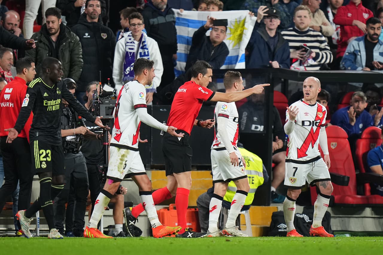 El Rayo Vallecano se quedó con la victoria frente al Real Madrid después de un penal a favor para el conjunto de Andoni Iraola.