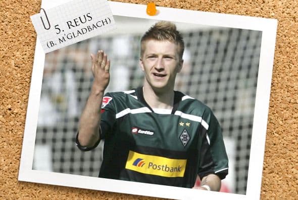 En la mitad de la cancha, desde Alemania aparece el joven Marco Reus del Bosussia Monchengladbach.