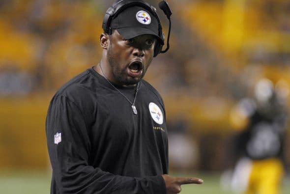 Eso de parar el juego lo pudo haber aprendido de Mike Tomlin, coach de los Pittsburgh Steelers, quien entró en la cancha en una patada de retorno de Baltimore Ravens. Aunque Tomlin se disculpó y aseguró que no fue intencional, recibió una multa de $100 mil.