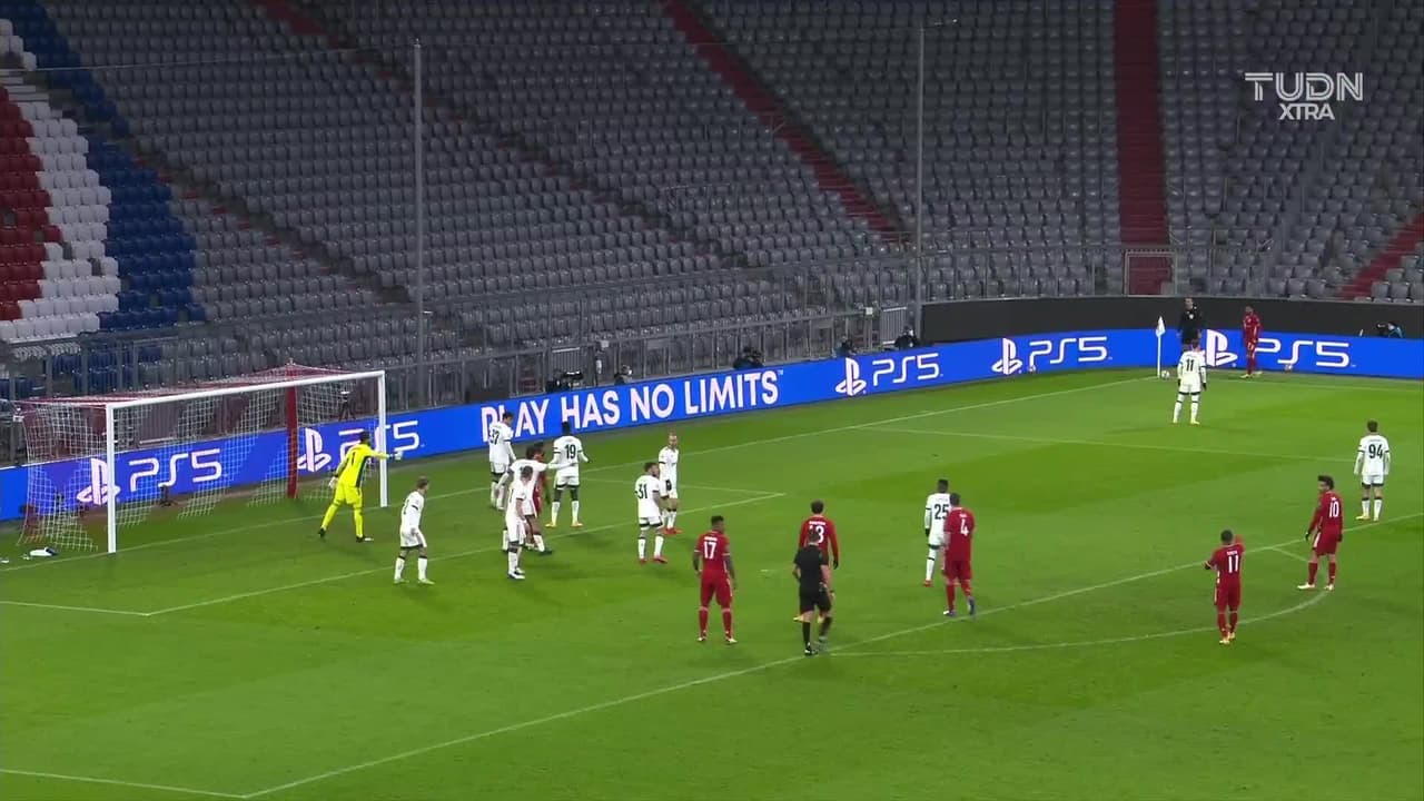 ¡TIRO ATAJADO! disparo por Niklas Süle.