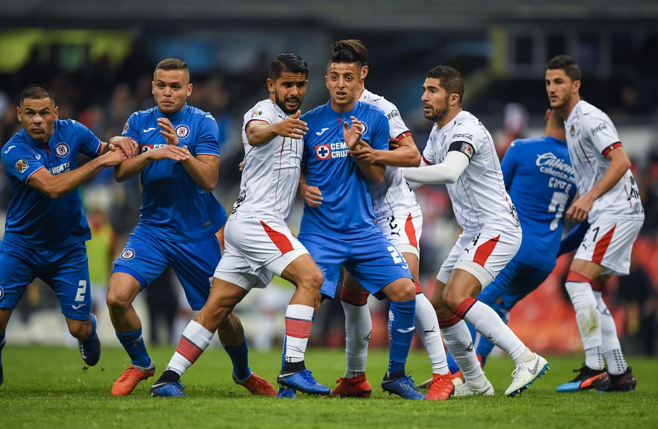 En el tiempo añadido desenlace Cruz Azul pudo empatar, pero Chivas y su defensa prevalecieron.