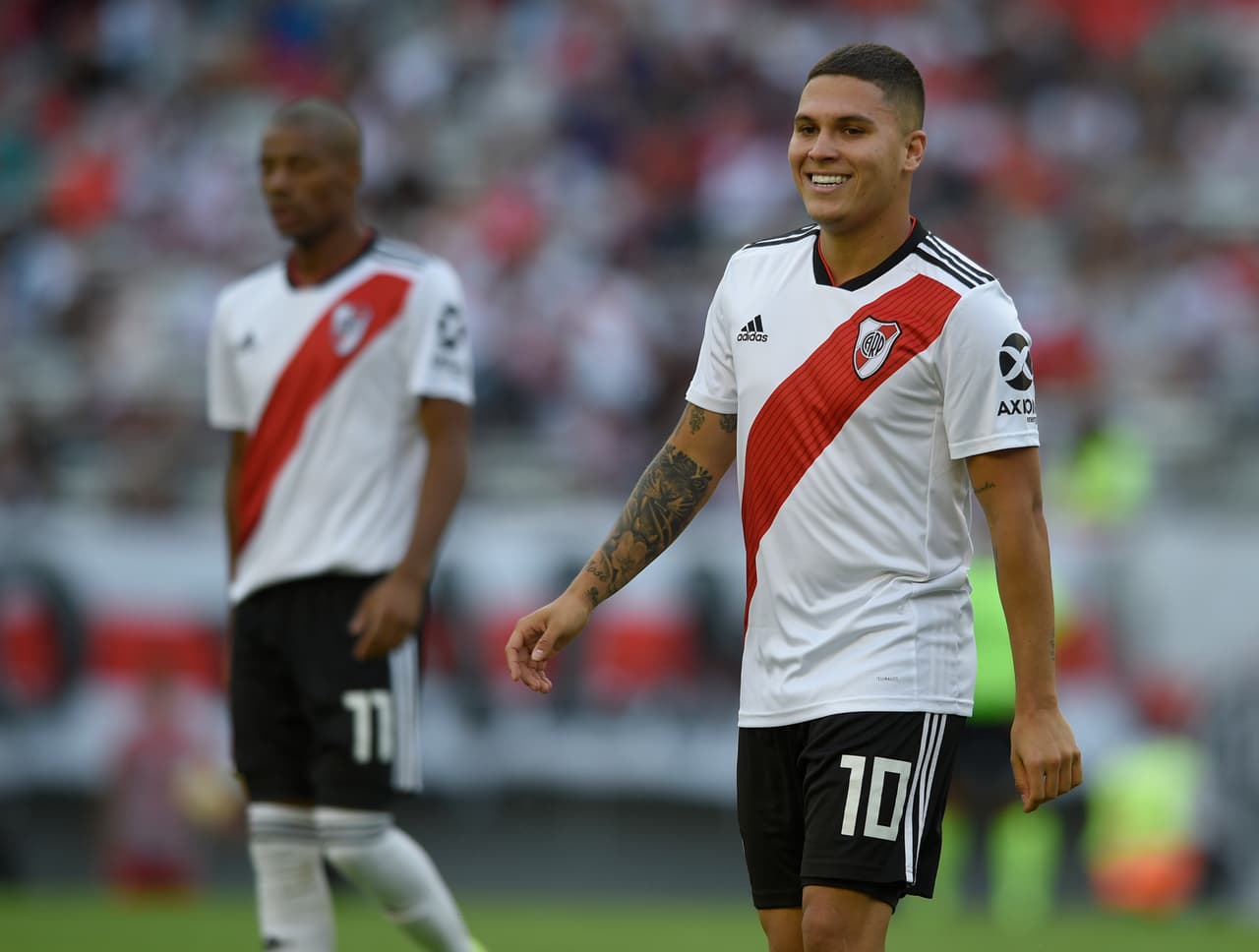 Aunque se recupera de una lesión de rodilla, en Argentina comentan que el A.C. Milan estaría interesado en que Juan Fernando Quintero regrese a Italia donde ya jugó con Pescara.