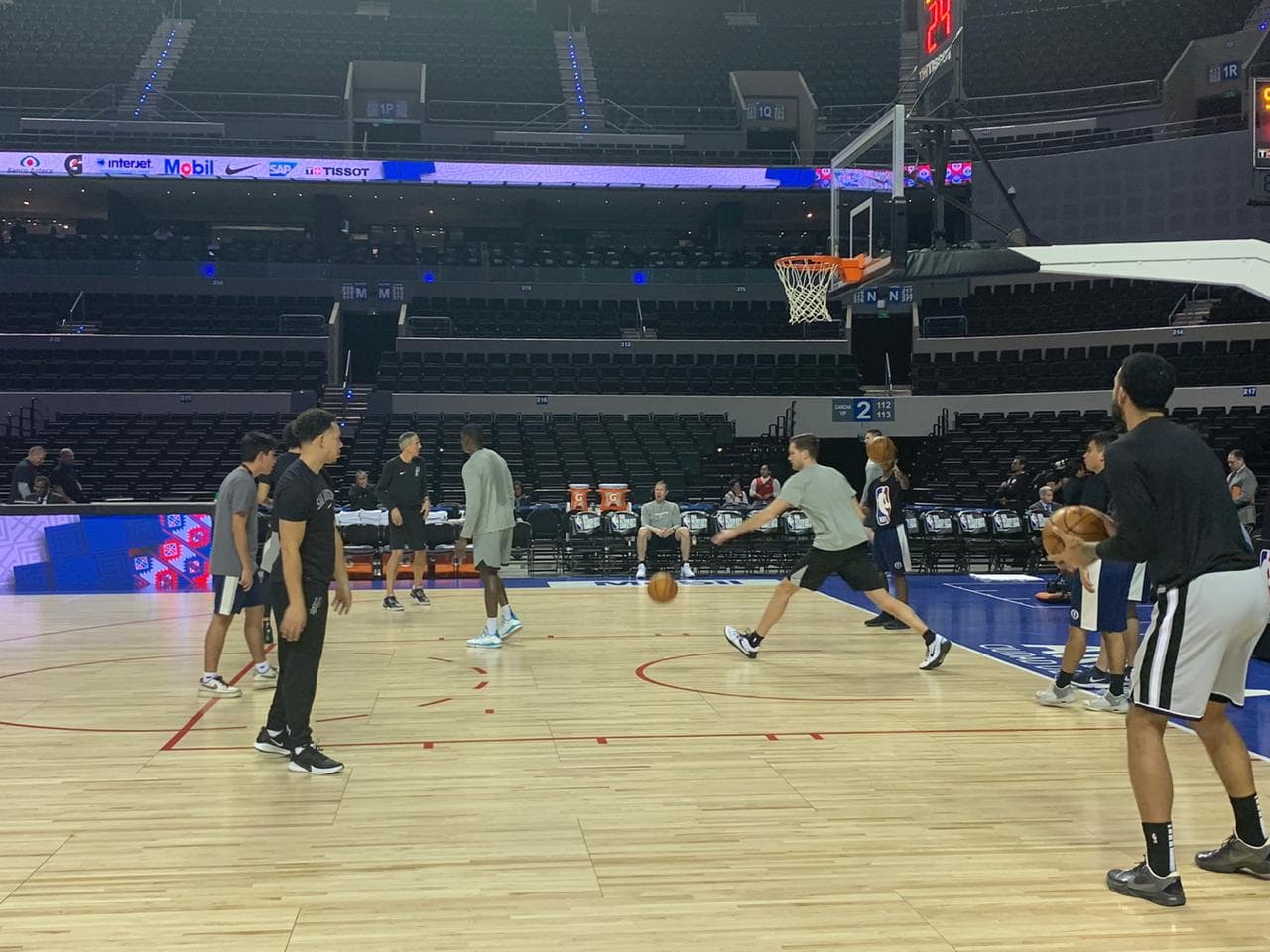 El Arena Ciudad de México esta listo para albergar el duelo de la NBA entre Spurs y Suns.