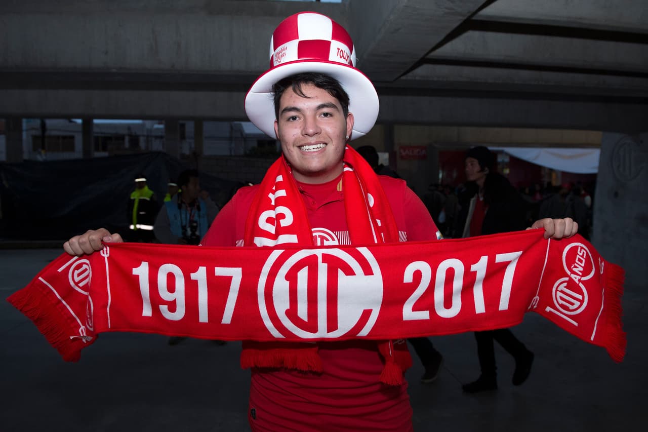 Todo listo para disfrutar de un partido que al menos en el papel parecía muy disparejo.