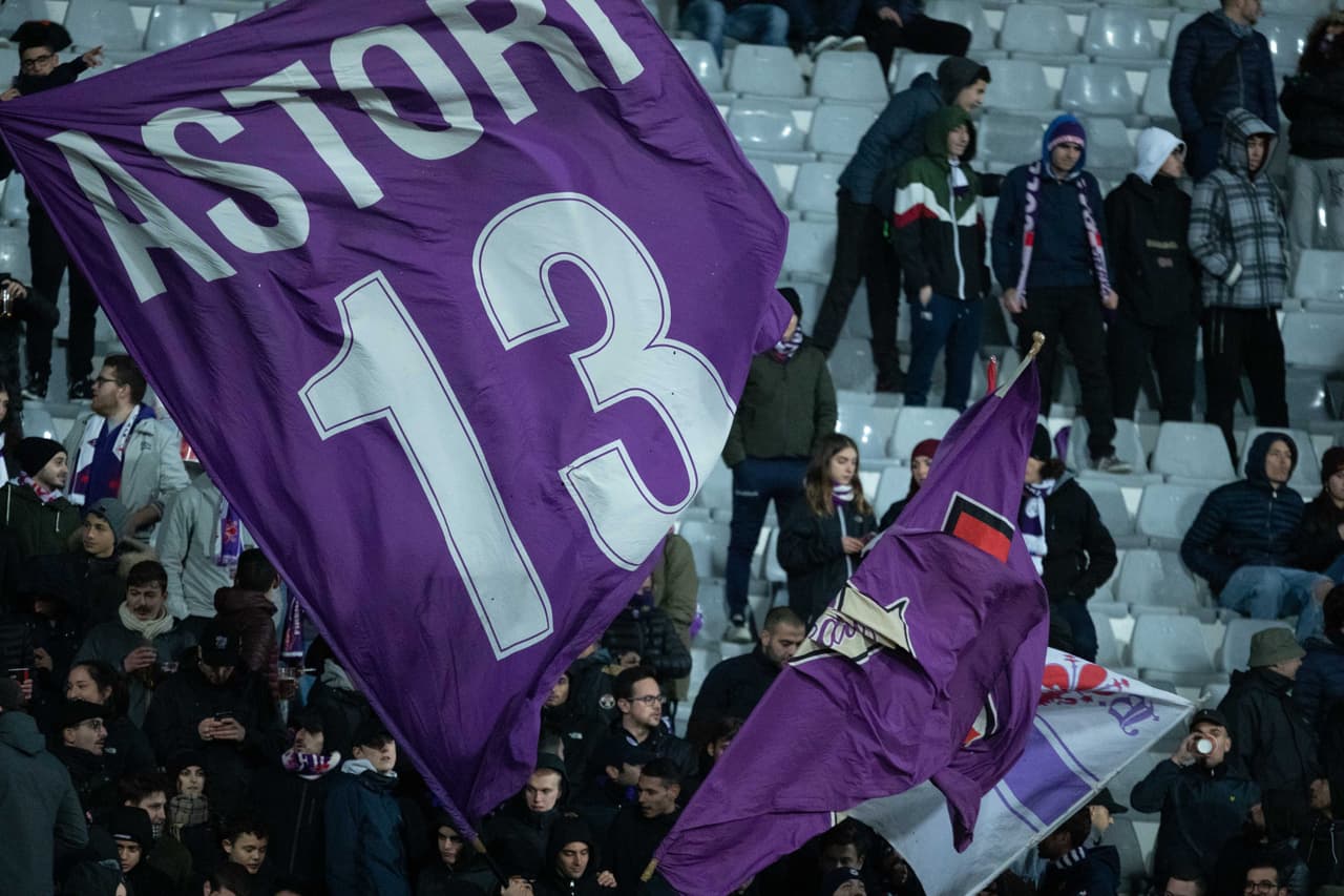 Roma golea a la Fiorentina con goles de E. Dzeko, A. Kolarov, L. Pellegrini y N. Zaniolo llevándose los tres puntos, mientras que la Fiorentina está muy cerca del descenso.