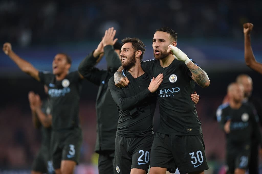 Manchester City mantuvo su paso arrollador al vencer al Napoli y selló su pase a octavos