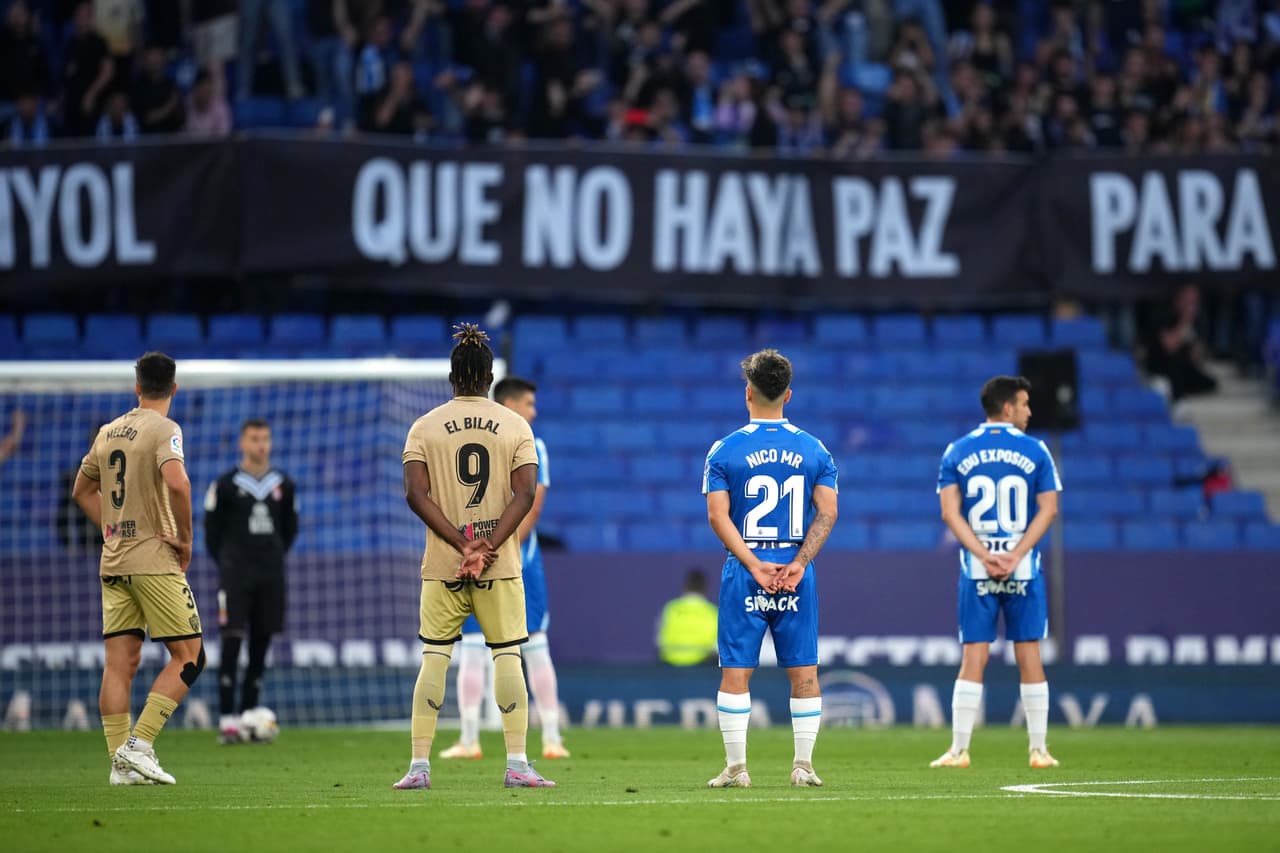 Espanyol imita al Veracruz y deja de jugar un minuto como protesta