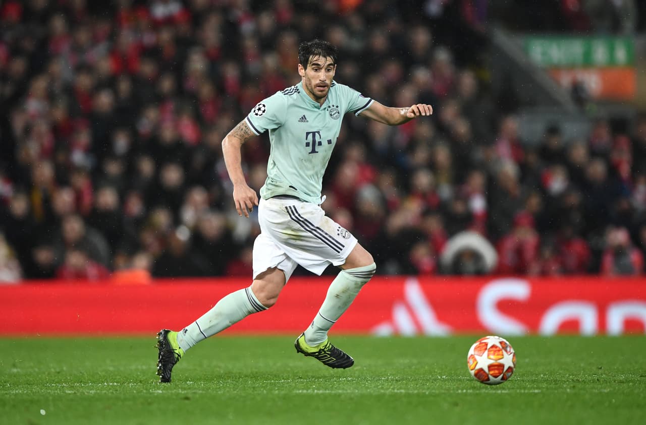 20) El zaguero Javi Martínez pasó del Athletic de Bilbao al Bayern Múnich por 40 millones de euros en 2012.