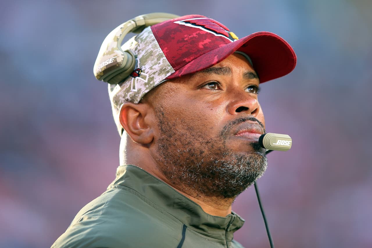 HAROLD GOODWIN Coordinador Ofensivo de los Cardinals desde 2013, ha trabajado con el coach Bruce Arians desde los tiempos en Pittsburgh.