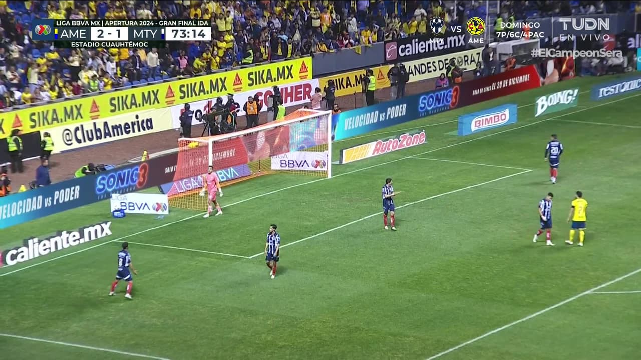 ¡TIRO ATAJADO! disparo por Cristián Borja.