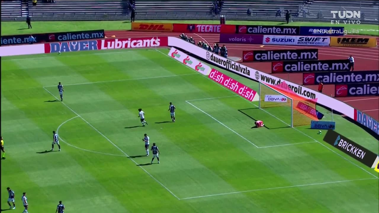 ¡TIRO ATAJADO! disparo por Rodrigo López.