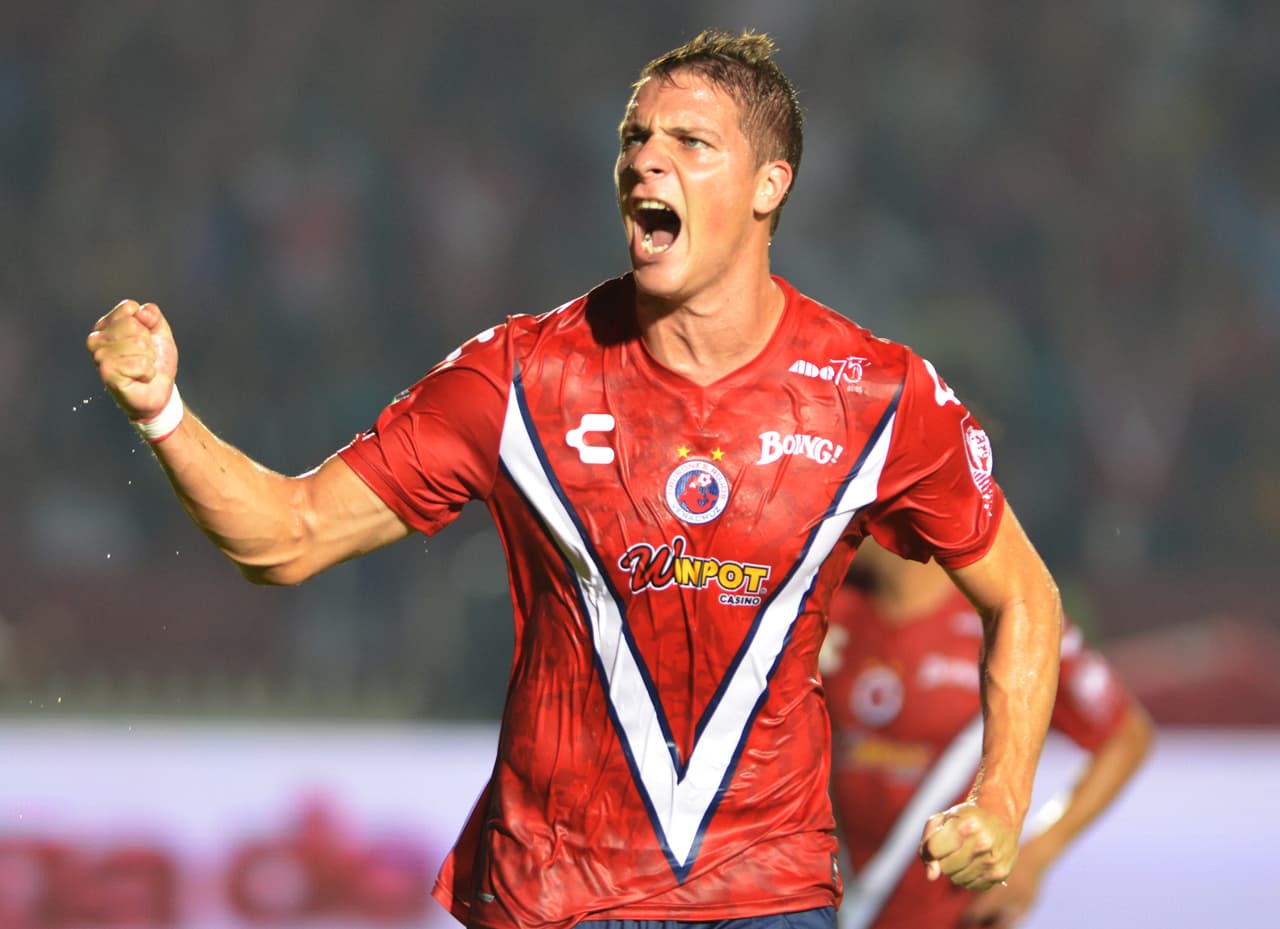 El argentino Julio Furch se coronó en el Clausura 2015 tras marcar 10 goles para los Tiburones de Veracruz.