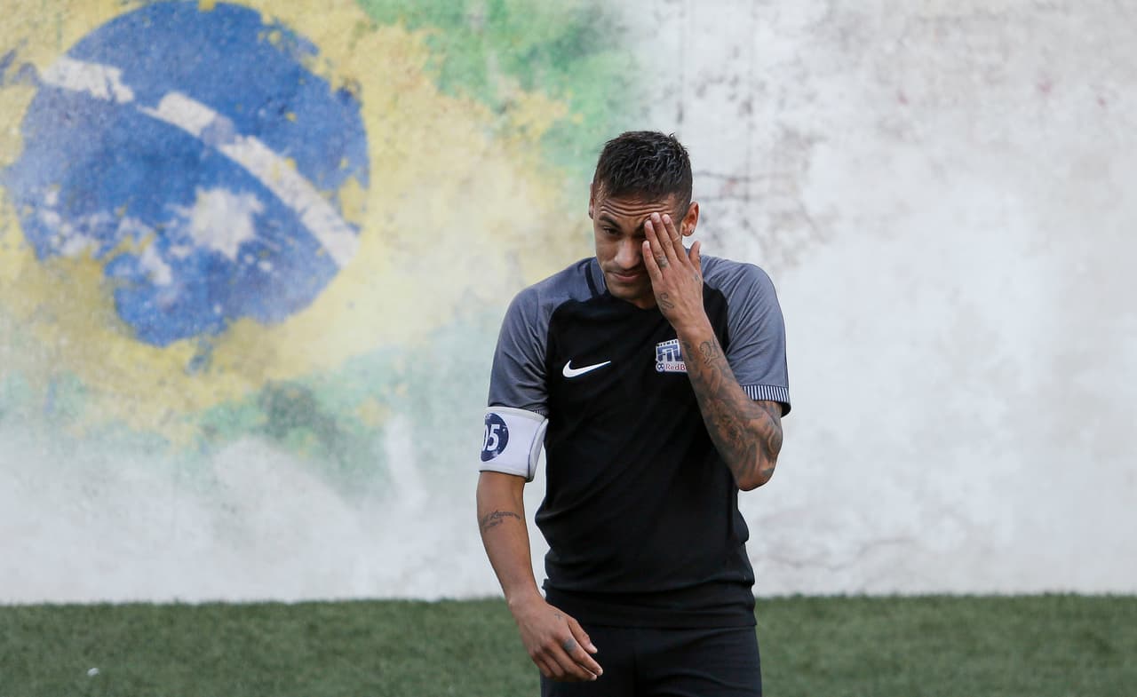 El capitán de la selección brasileña, que acompañó el torneo que lleva su nombre, se refirió también al reto del equipo olímpico de conseguir como anfitrión de los Juegos Olímpicos de Río de Janeiro 2016, en agosto próximo, la inédita medalla de oro, el único trofeo que falta en la laureada vitrina del fútbol brasileño.